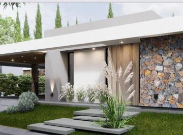 Casa · 204m² · 6 Ambientes · 2 Cocheras · Moderna Casa en Costruccion