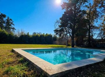 Quinta vacacional · 100m² · 3 Ambientes · 1 Cochera · Venta Casa 3 Ambientes, Pileta y Gran Lote 2000 m²