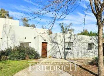 Casa · 195m² · 3 Ambientes · 4 Cocheras · Casa en Venta - Country Club La Cesarina