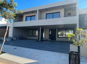 Fachada frente · Dueño Vende Duplex La Luisita