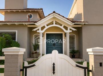 Casa de 6 ambientes, Salta · Propar Inmobiliaria Casa en Venta B° La Almudena, Salta
