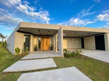 Casa · 290m² · 5 Ambientes · 2 Cocheras · Casa - Terravista