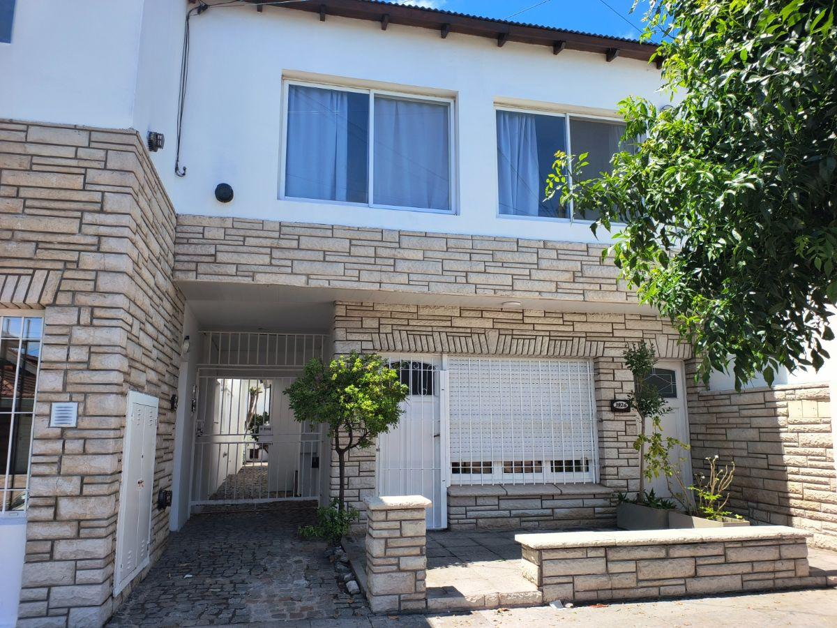 Venta de ph 3 ambientes al frente planta baja en Santa Mónica