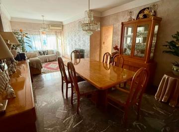 Departamento de 4 ambientes, Villa Crespo · Oportunidad! - Hermoso Departamento en Venta - 4 Ambientes con Cochera Fija