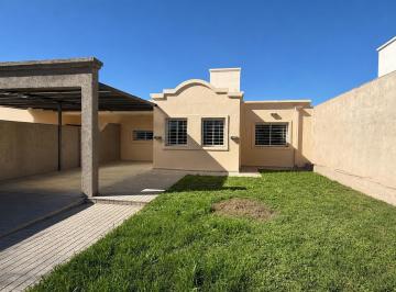 Casa · 120m² · 4 Ambientes · 1 Cochera · Alquiler Casa 2dor, Cochera y Patio en Colonia Tirolesa