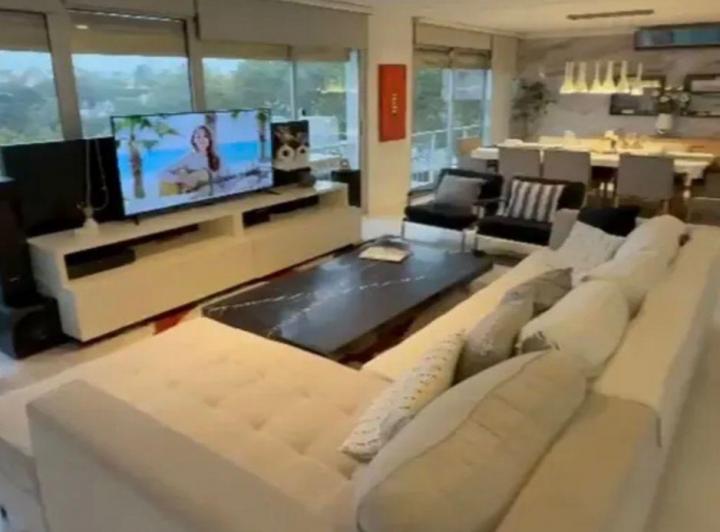 Departamento de 160 m&sup2; Amoblado con 3 Dorm. en Alquiler y Temporal en Lomas de Núñez