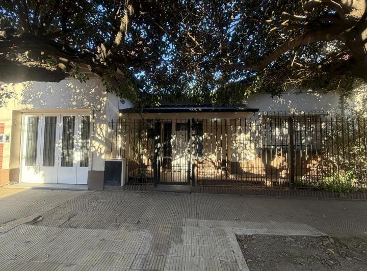 Casa en alquiler en Carapachay · 3 ambientes