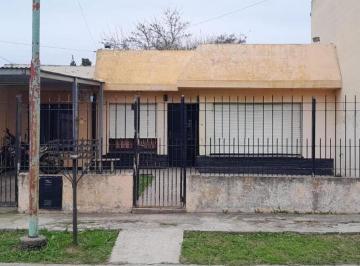 Casa · 90m² · 4 Ambientes · 1 Cochera · Casa Brio. El Mirador de Lujan!