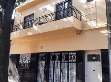 PH de 6 ambientes, Chacarita · Alquiler PH 6 Ambientes,3 Baños Cochera, Amplia Terraza 2 Patios Muy Luminoso Bue