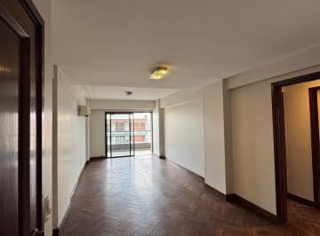 Departamento · 95m² · 3 Ambientes · 1 Cochera · Departamento en Alquiler - 25 de Mayo Al 500