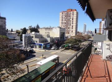 Oficina comercial · 240m² · 11 Ambientes · Retasado - Maipú 400 2 Pisos 240 m Ideal Para Oficinas!
