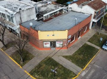 Casa · 175m² · 3 Ambientes · 1 Cochera · Venta de Casa con Local Comercial