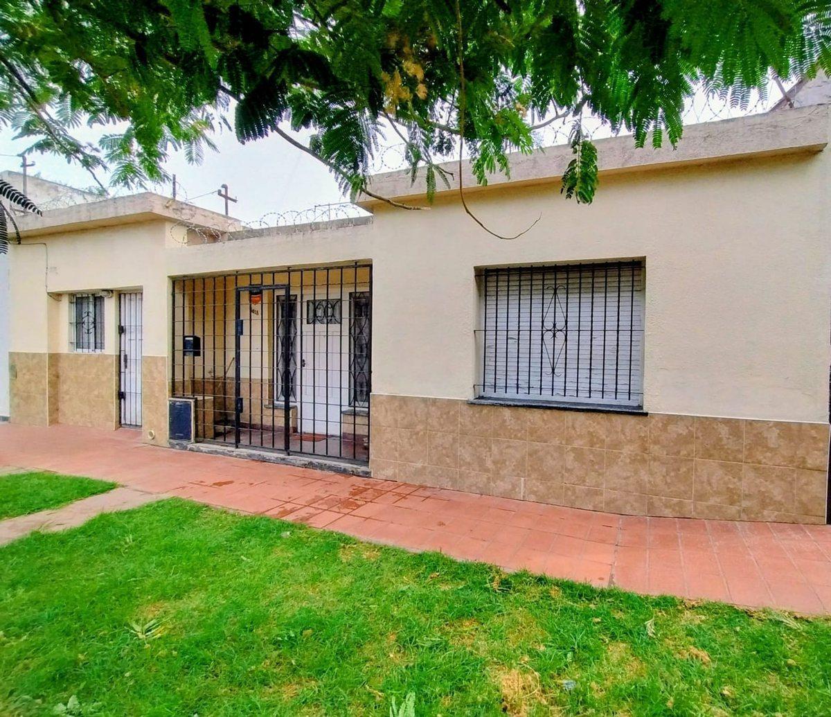 Casa 3 amb y depto 2 amb, 124m² en B. Florencio Sánchez