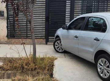 Casa · 77m² · 3 Ambientes · 3 Cocheras · Venta Casa a Terminar Godoy Cruz Mendoza