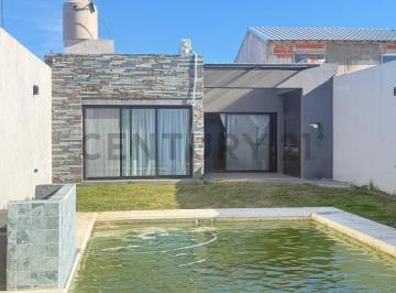 Casa · 99m² · 3 Ambientes · 1 Cochera · Venta Casa 3 Ambientes en Glew Barrio Santa Anta