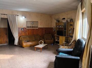 Casa de 5 ambientes, Rosario · Casa de 154 m² con 3 Dorm. y Cochera