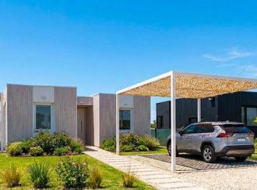 Casa · 120m² · 3 Ambientes · 2 Cocheras · Casa a Estrenar en Barrio Cerrado
