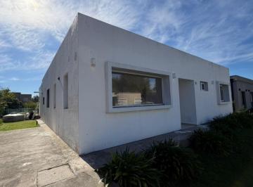 Casa · 20m² · 4 Ambientes · ### Venta de Casa en Los Arces ###