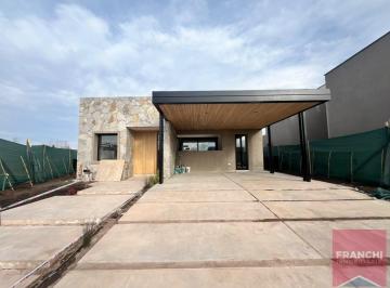 Casa · 180m² · 5 Ambientes · 2 Cocheras · Casa en Chacras de Coria