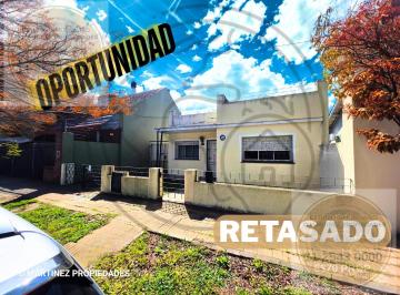 Casa · 132m² · 3 Ambientes · 1 Cochera · Casa 3 Ambientes en Centro de Villa Adelina, Sobre Lote de 300 m
