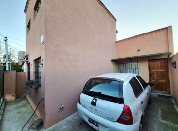 PH de 4 ambientes, Ituzaingó · PH Al Frente de 205 m² con 3 Habitaciones en Venta en Ituzaingó Norte