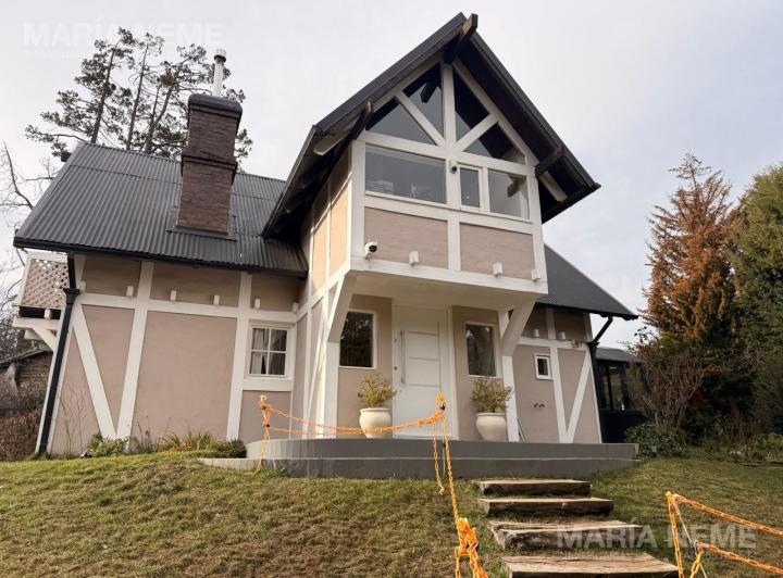 Casa en venta en Barrio La Cascada · 6 ambientes