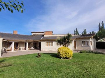 Casa de 6 ambientes, Vistalba · Venta Casa en Barrio con Acceso Restringido, Callejon Cerrado.