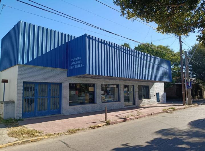 Local comercial · 211m² · 5 Ambientes · 3 Cocheras