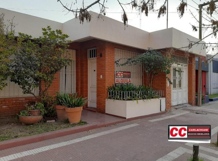 Casa en alquiler en Armstrong · 5 ambientes