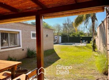 Casa · 200m² · 6 Ambientes · 2 Cocheras · Casa 3 Dorm, Amplio Jardin con Pileta en Alquiler Galería Cerrada