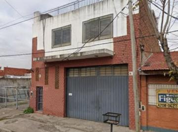 Bodega-Galpón · 400m² · Piñeyro - Galpon en Alquiler de 400 m² Cubiertos Distribuidos en 3 Plantas