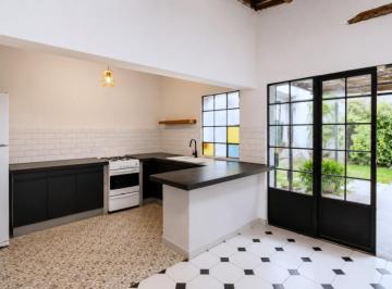 Casa de 7 ambientes, Ciudad de Mendoza · Casa en 1 Planta Capital | 4 Dorm., Piscina y Cochera Doble
