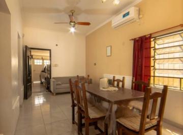Casa · 150m² · 4 Ambientes · 1 Cochera · Casa en Capitan Bermudez