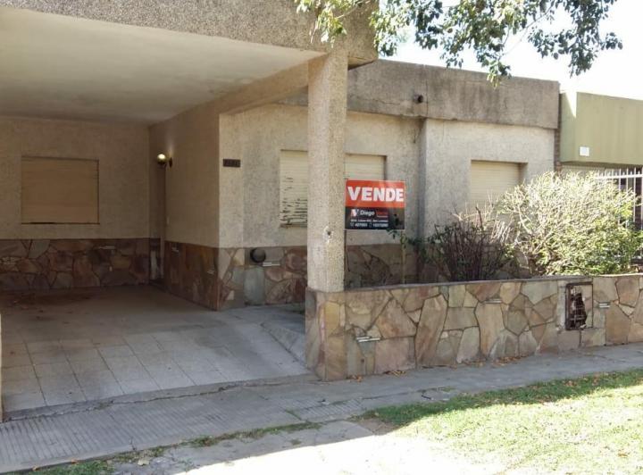 Casa · 142m² · 6 Ambientes · 1 Cochera