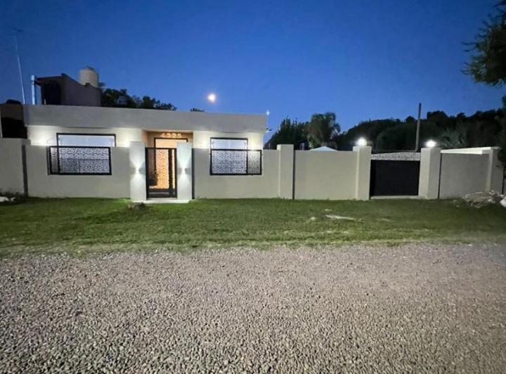Casa · 70m² · 3 Ambientes · 1 Cochera