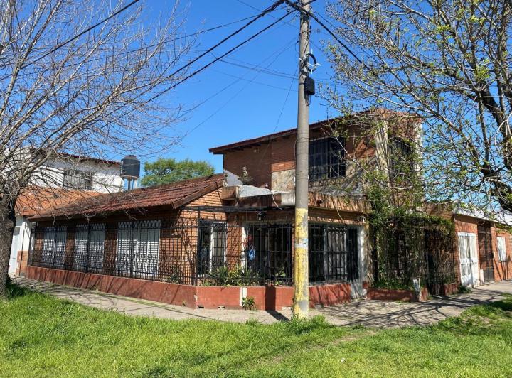 Casa · 181m² · 2 Cocheras