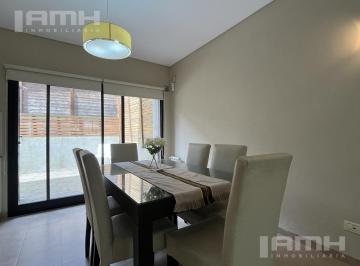 Departamento · 70m² · 3 Ambientes · 1 Cochera · Casa - Duplex