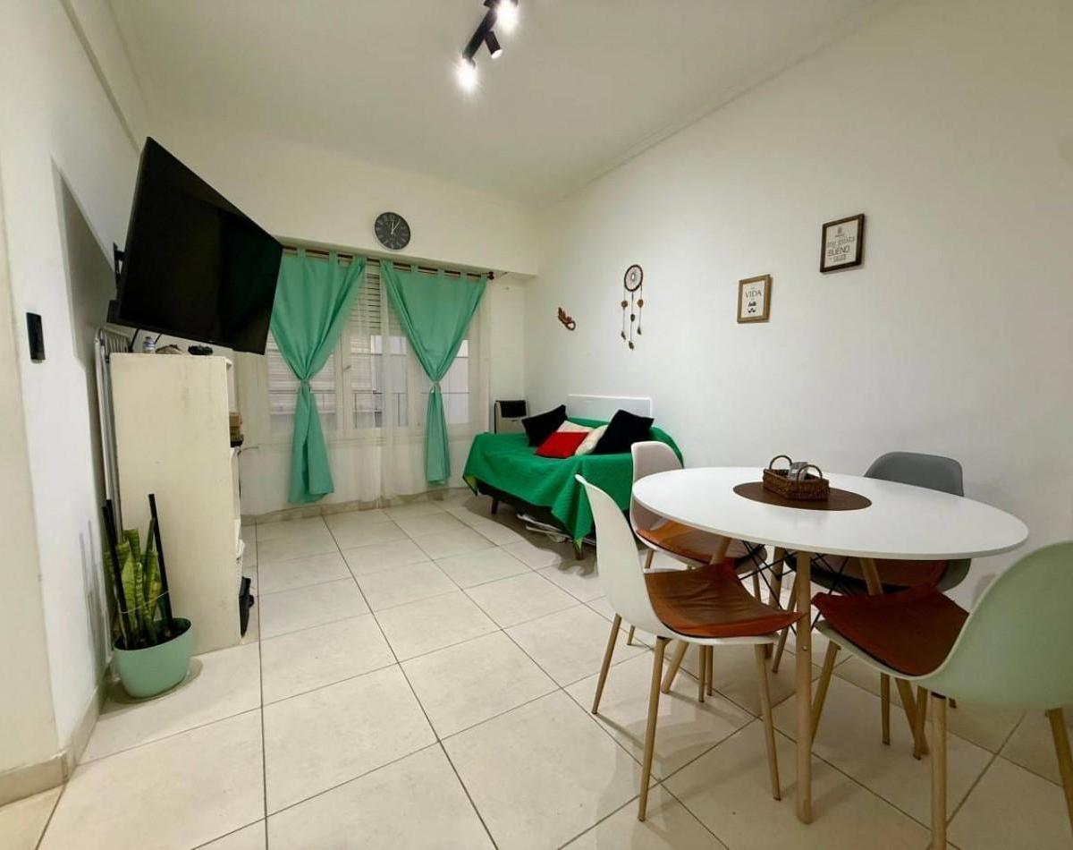 Departamento de tres ambientes 44m² en excelente ubicación — Las Heras entre Colon y Brown