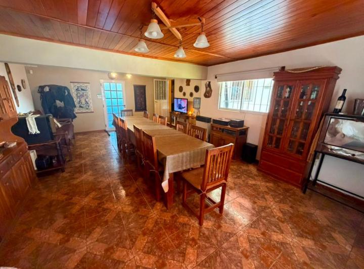 Casa · 177m² · 5 Ambientes · 1 Cochera