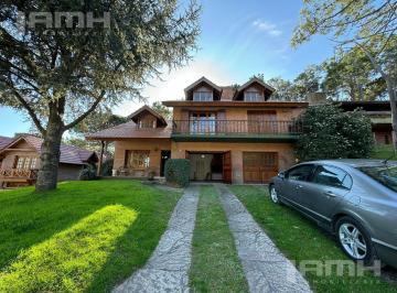 Casa · 223m² · 6 Ambientes · 2 Cocheras · Casa en Venta Pinamar