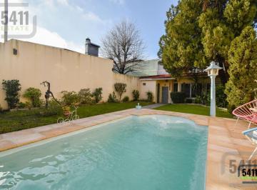 Casa · 173m² · 4 Ambientes · 1 Cochera · Venta Casa 4 Ambientes con Garage, Parque, Parrilla, Pileta en Gerli