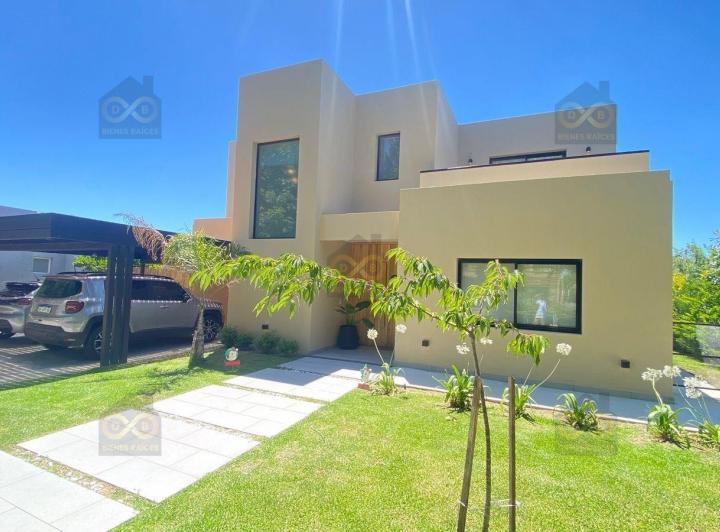 Casa en alquiler en Santa Guadalupe · 5 ambientes