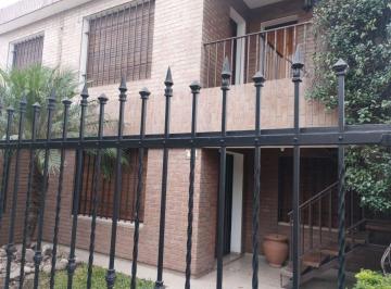 Casa de 5 ambientes, Córdoba · Poeta Lugones, Alq. Casa 3 Dorm. en Planta Alta - 2bñ - Cocina - Terraza C/asador - Lav. - Garage