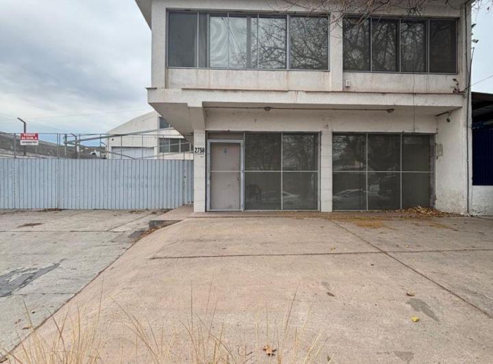 Bodega-Galpón · 360m² · 9 Ambientes · 7 Cocheras