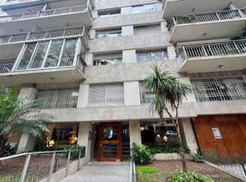 Departamento · 55m² · 4 Ambientes · 1 Cochera · Apartamento Amoblado en Alquiler en Pocitos, Montevideo