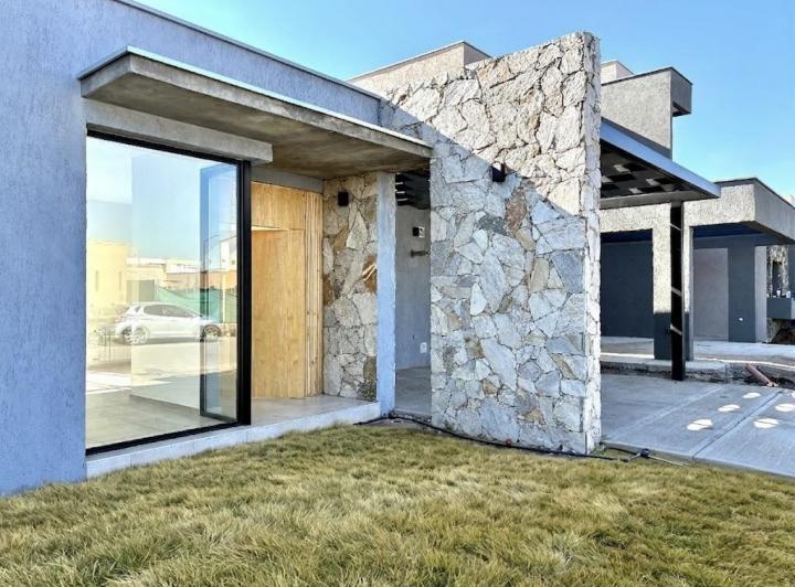 Casa en alquiler en Rodeo de la Cruz · 4 ambientes