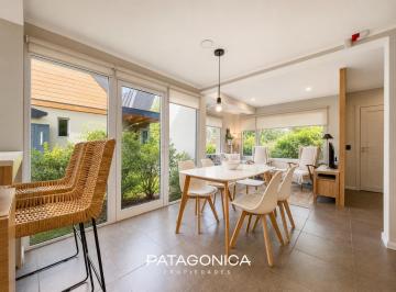 Departamento · 80m² · 3 Ambientes · 1 Cochera · Departamento 3 Ambientes con Jardín. Todos Los Servicios. Totalmente Equipado