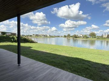Casa · 167m² · 4 Ambientes · 2 Cocheras · Casa en Venta 4 Amb a La Laguna Barrio San Sebastian G. B. a Zona Norte