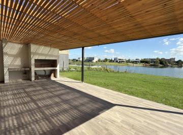 Casa · 219m² · 7 Ambientes · 4 Cocheras · Casa en Venta 7 Amb a La Laguna Barrio San Sebastian G. B. a Zona Norte
