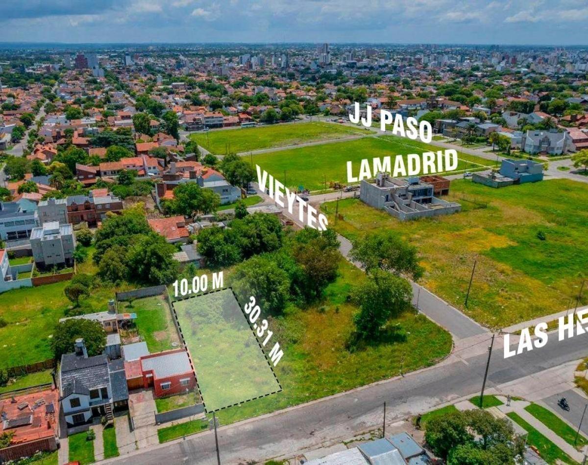 Oportunidad en Barrio San carlos, Lote de 303m2, Zonificacion R5